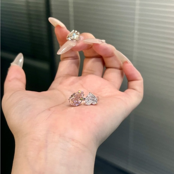 Kylie Jenner Two Stones Ring Adjustable Size Heart Shape Pear Engagement Ring - Picture 4 of 5